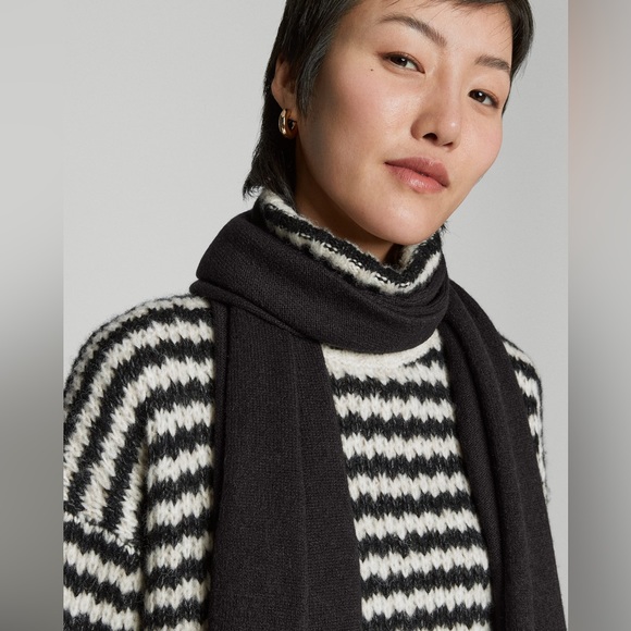 Everlane The Cashmere Scarf NWT - Picture 4 of 9